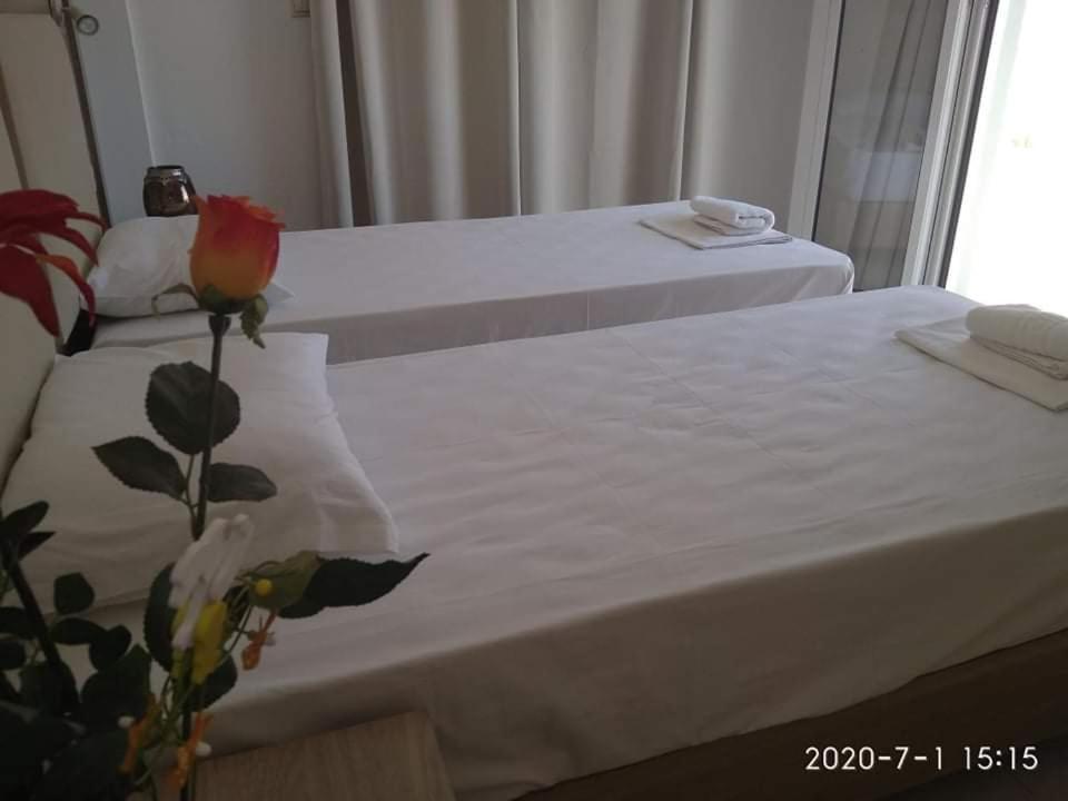 Kelly Apartments Ипсос Екстериор снимка