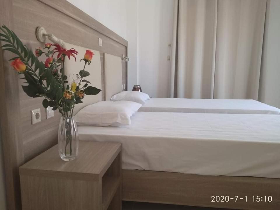 Kelly Apartments Ипсос Екстериор снимка