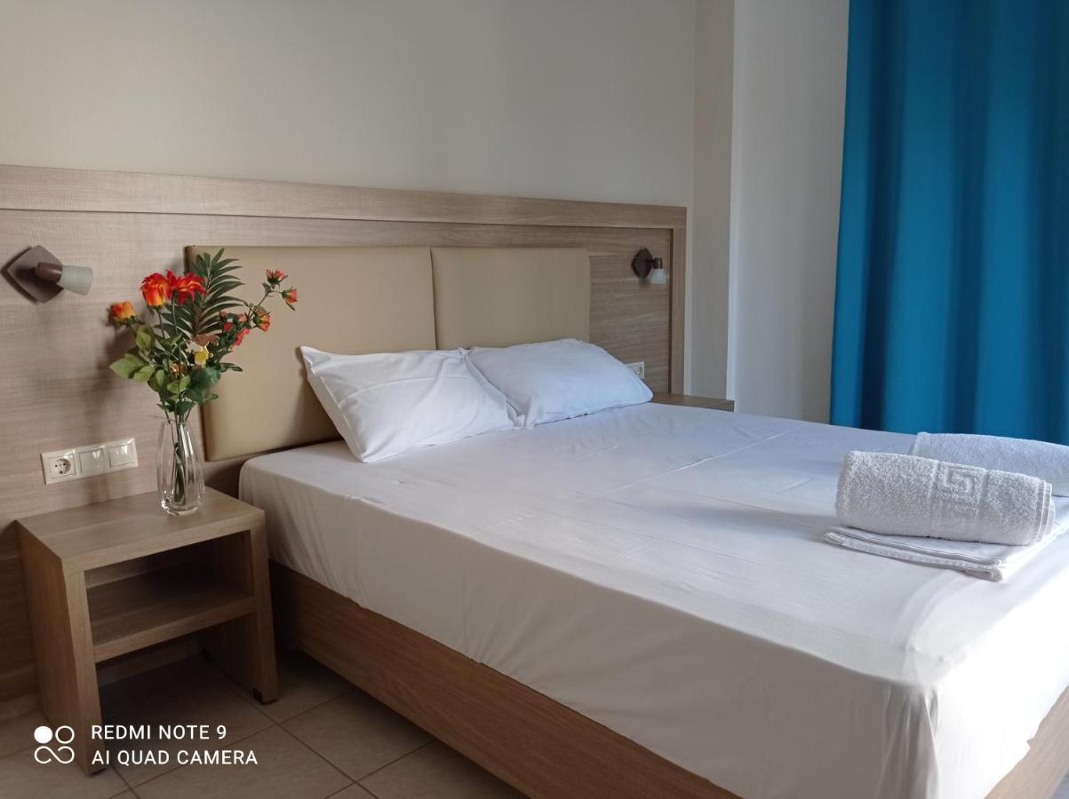 Kelly Apartments Ипсос Екстериор снимка