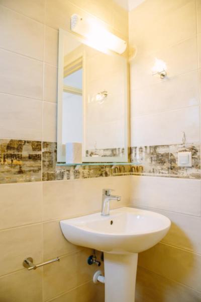 Kelly Apartments Ипсос Екстериор снимка